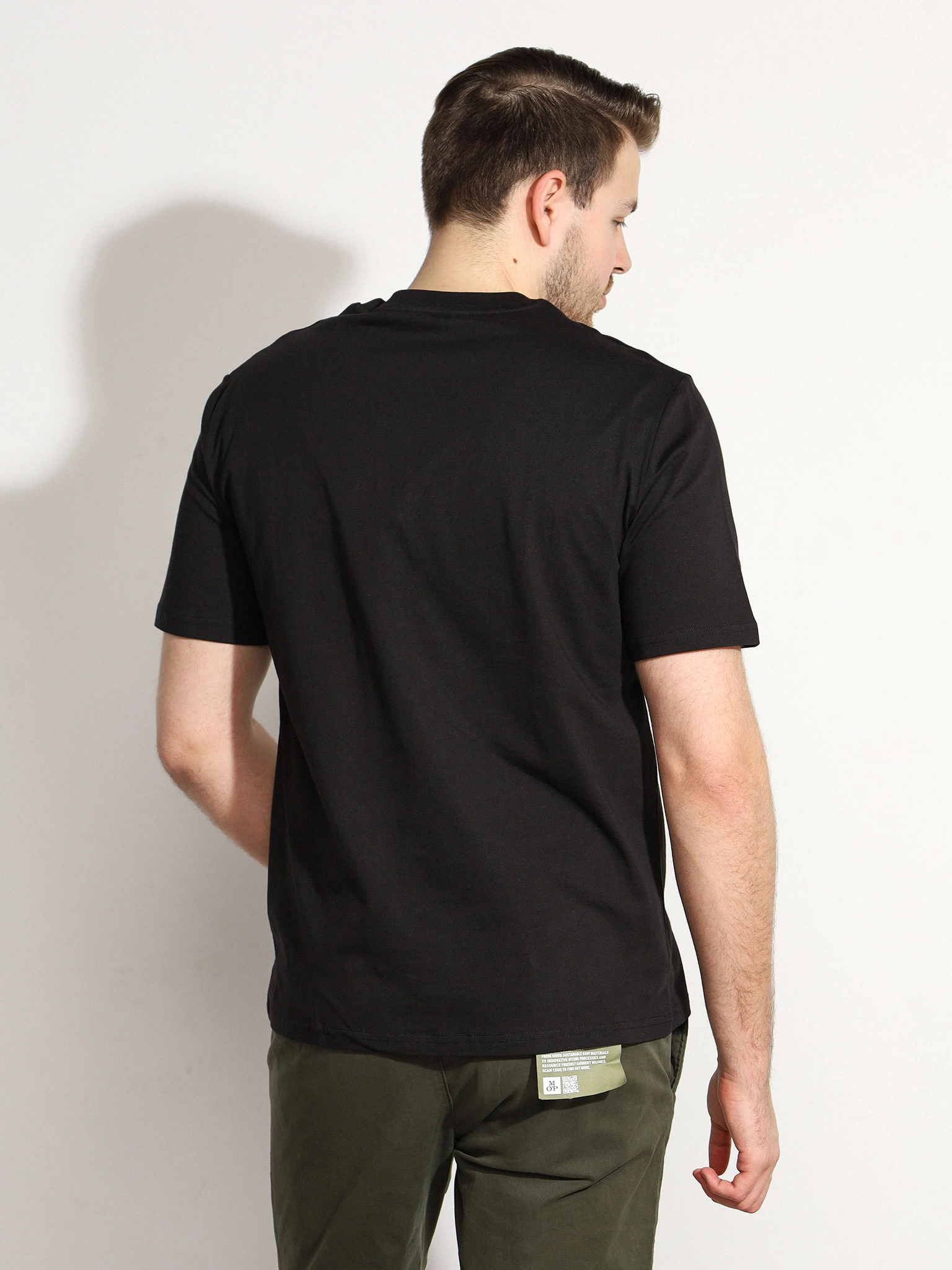 Футболка черного цвета из хлопка